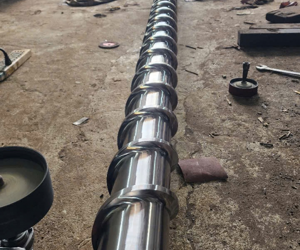 Ma-crom-truc-xoan-nhua